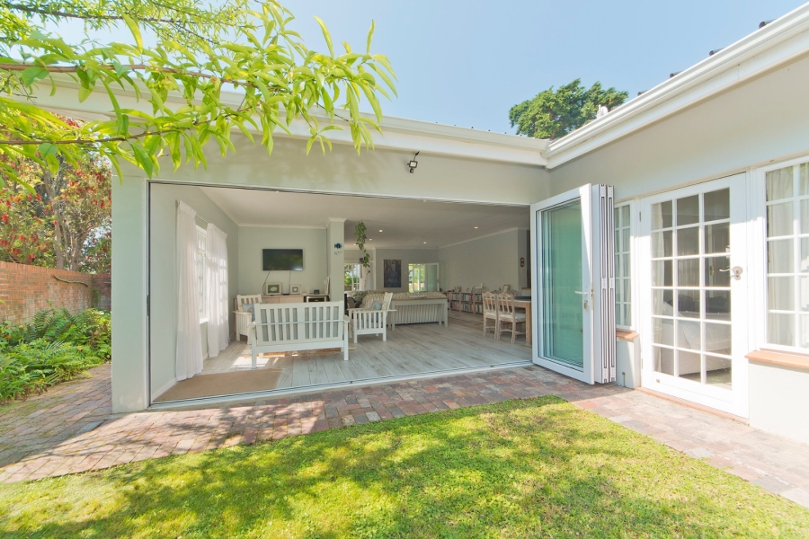 4 Bedroom Property for Sale in Leisure Isle Western Cape